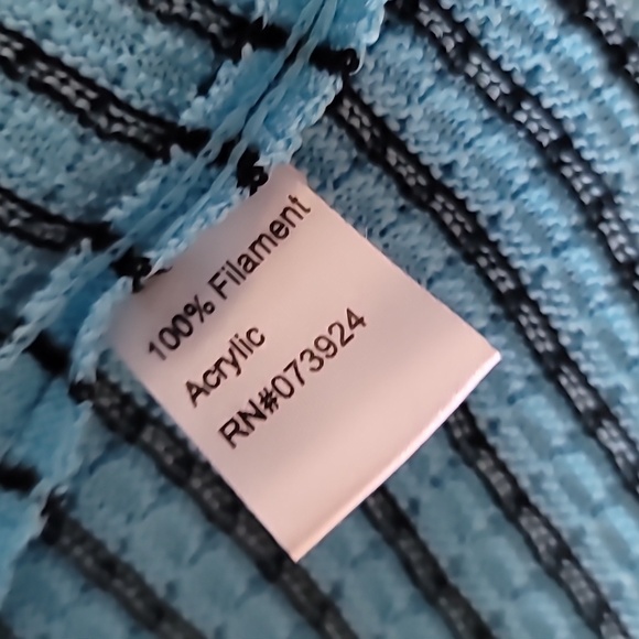 Ming Wang Black and Blue Knit Ensemble SZ Large Pants, Jacket XL - Picture 11 of 14